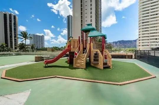 Steps To The Beach! Gorgeous Ocean-View Condo With Complimentary Parking Χονολουλού