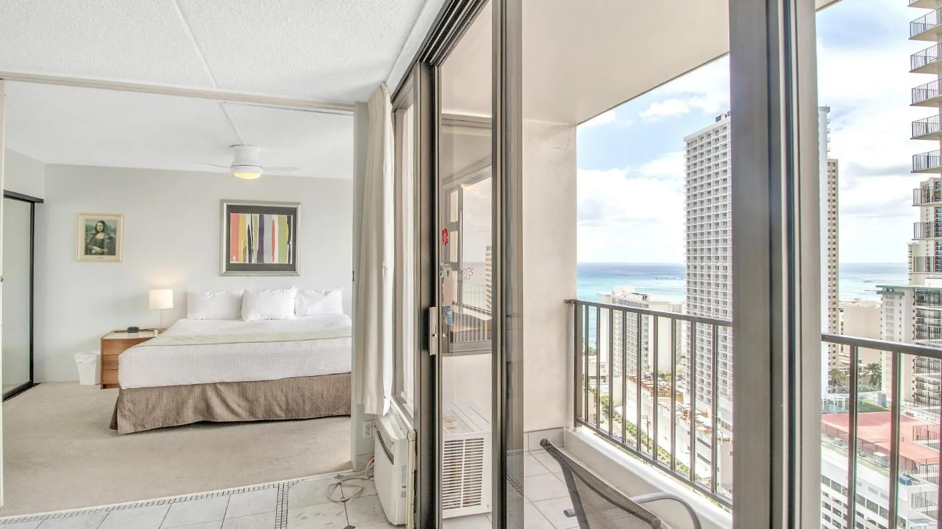 Steps To The Beach! Gorgeous Ocean-View Condo With Complimentary Parking Χονολουλού